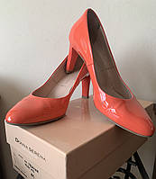 Жіночі туфлі на зручному каблуку в кораловому кольорі Donna Serena р.41