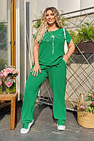 Летний женский костюм футболка блузка и брюки модный из жатки зелёный 50-52 54-56 58-60 62-64