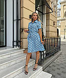 Синьо-блакитне літнє плаття із шовкового софту з абстрактним принтом, фото 2