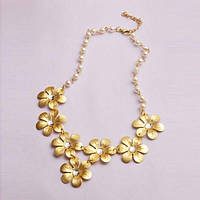 Золотистое ожерелье с цветочками и жемчугом. DreamShop
