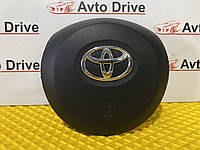 Подушка безопасности в руль Toyota Yaris 3 2010-2020 год