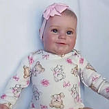 Реалістична лялька Реборн NPK - дівчинка 50 см, пупс Reborn з одягом і аксесуарами, як жива справжня дитина, фото 3