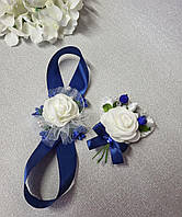 Бутоньерка на свадьбу для свидетелей и молодоженов в синем цвете