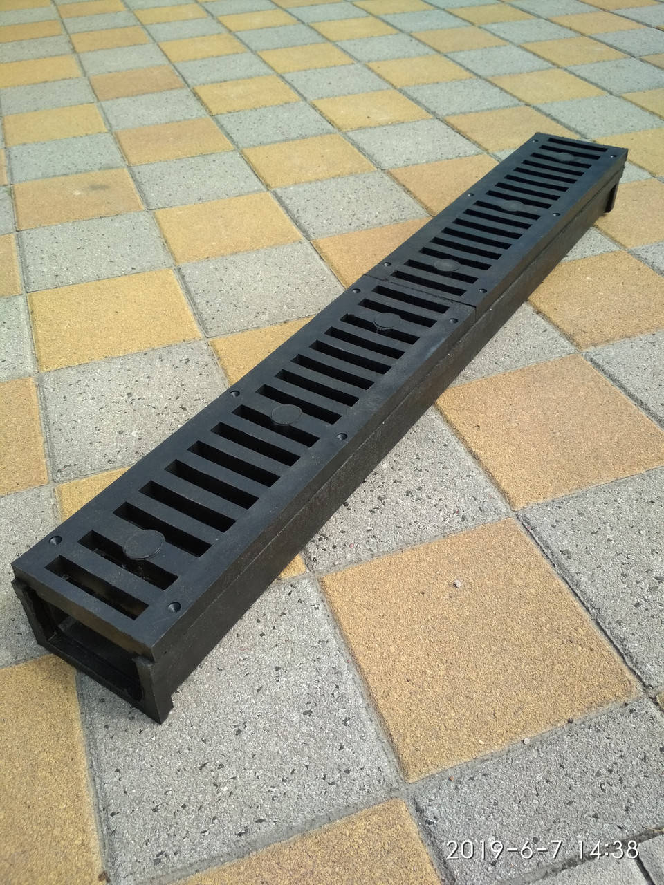 

Водоотвод ливневой канализации мелкий, Черный