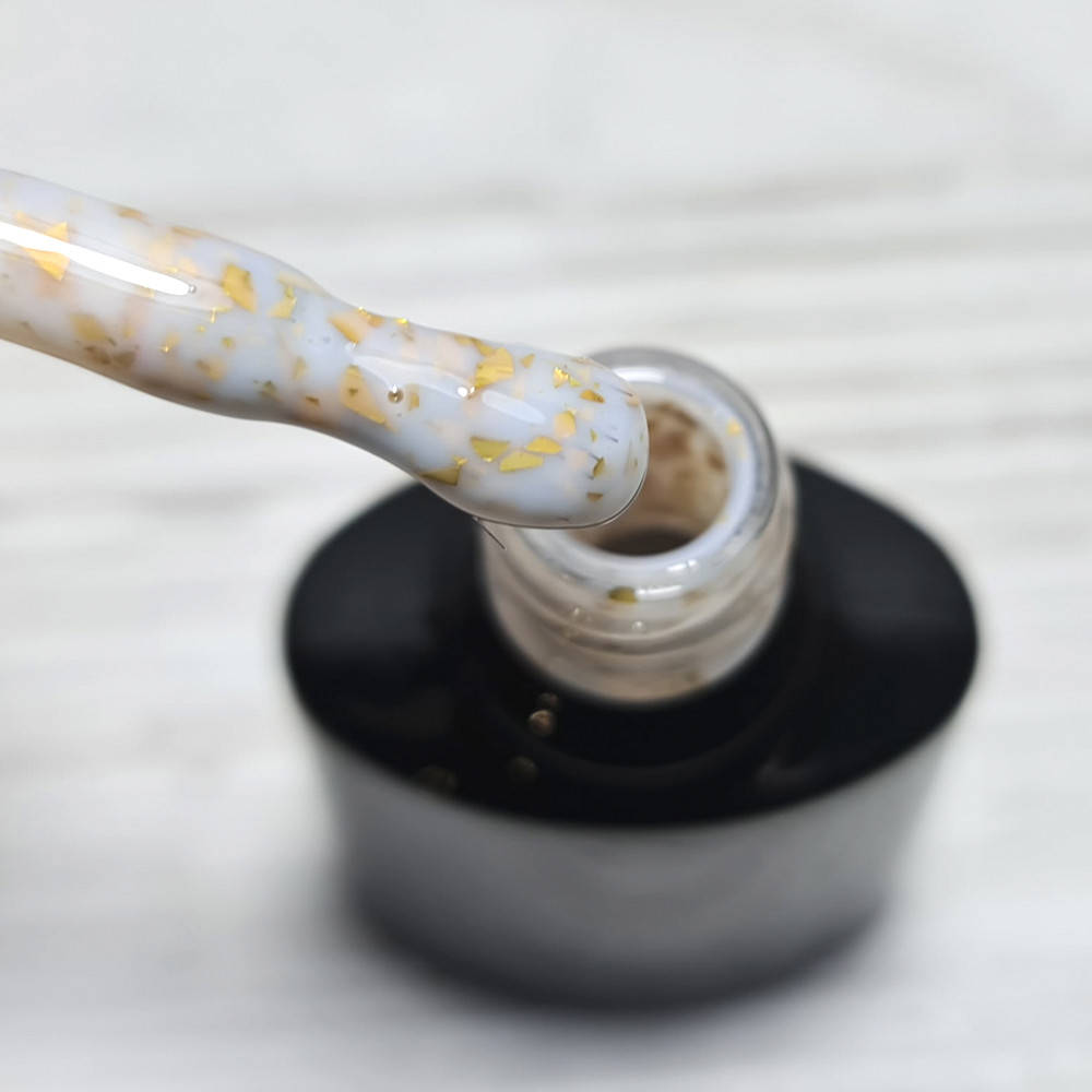 

Каучуковая камуфлирующая база молочная с золотой фольгой №17 8мл, Белый