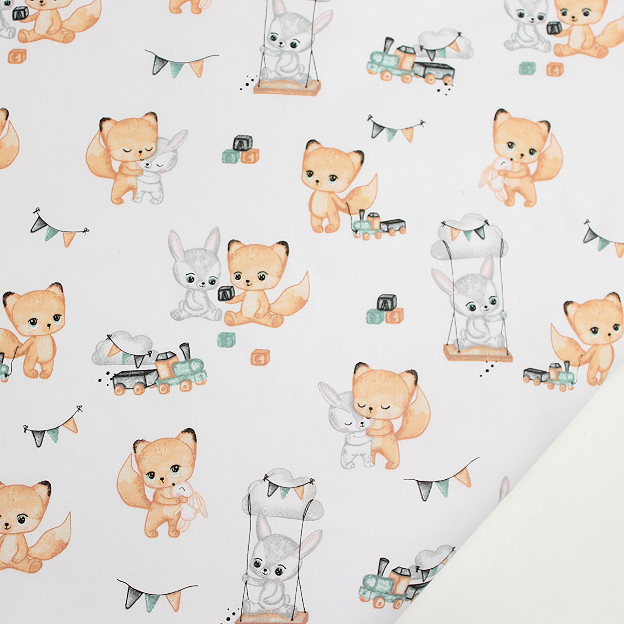 Бязь "Лисенята та зайчики з іграшками на гойдалках"  біле тло № Е-3280, фото 1