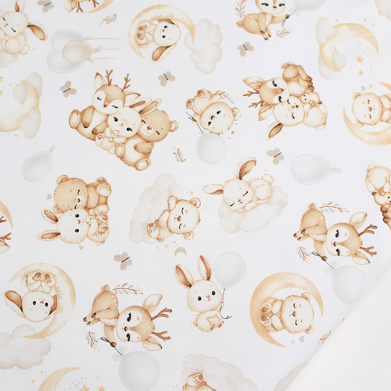 Бязь "Милі звірята в обіймах" на хмарах і місяцях фон білий № Е-3285, фото 1