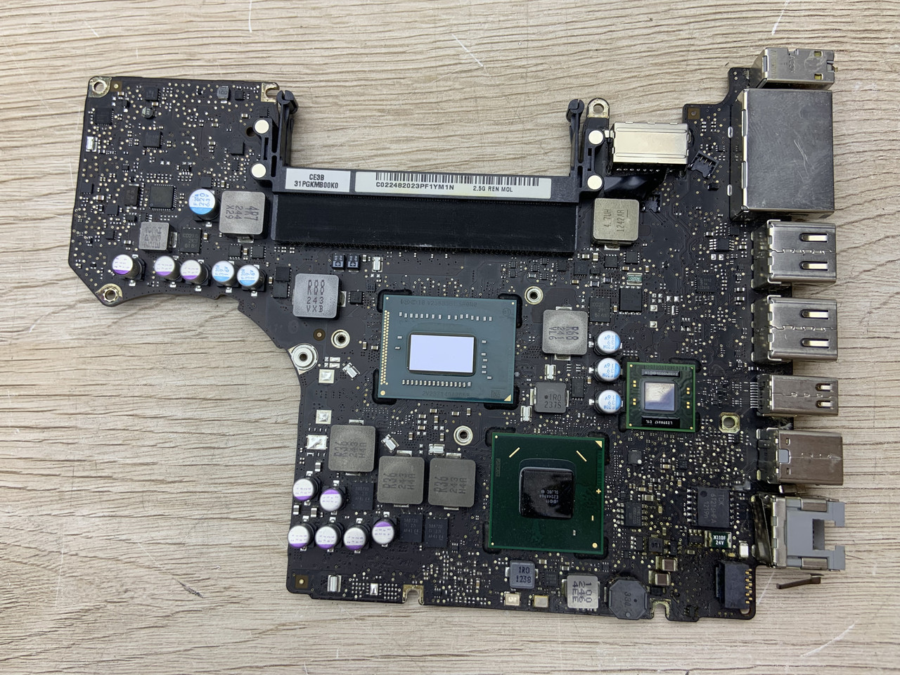 に*ん様 MacBook Pro 24GB 1TB US配列 US配列キーボード】アップル(Apple) MRX33JA/A 14インチ