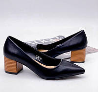 Женские черные туфли лодочки острые на низком каблуке 40