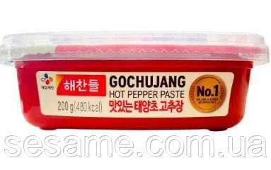 Корейська гостра перцева паста Гочуджан Кочудян соєва Haechandle 200 г, фото 1