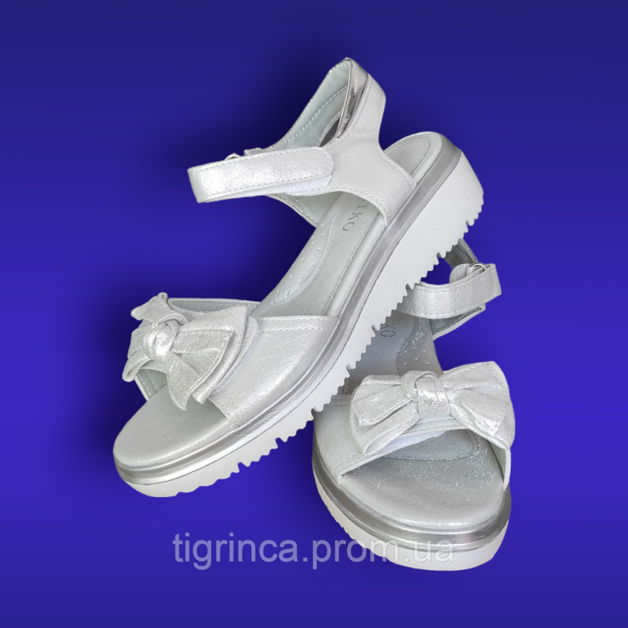Білі, срібло босоніжки сандалії на платформі для дівчинки 29 (19,7) 30 (20,2),32 (21)33 (21,5)34 (22)берем 0,5+
