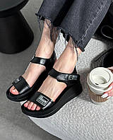 Босоножки женские кожаные на платформе танкетке черные на липучках, модные стильные удобные черные сандали 38