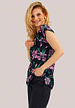 Блузка з квітковим принтом Finn Flare S19-12007-101 темно-синя S, фото 3