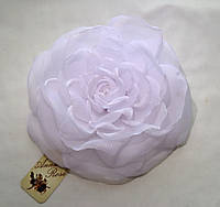 Брошь большой цветок из ткани ручной работы "Роза чайная белая"