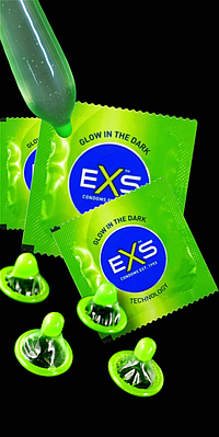 Презервативи EXS чоловічі що яскраво світяться в темряві флуоресцентні латексні (по 1 шт)