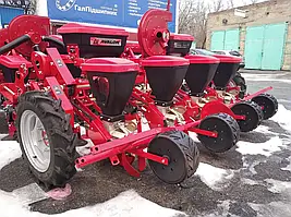 УПС 4  Універсальна пневматична сівалка точного висіву 4-х рядна