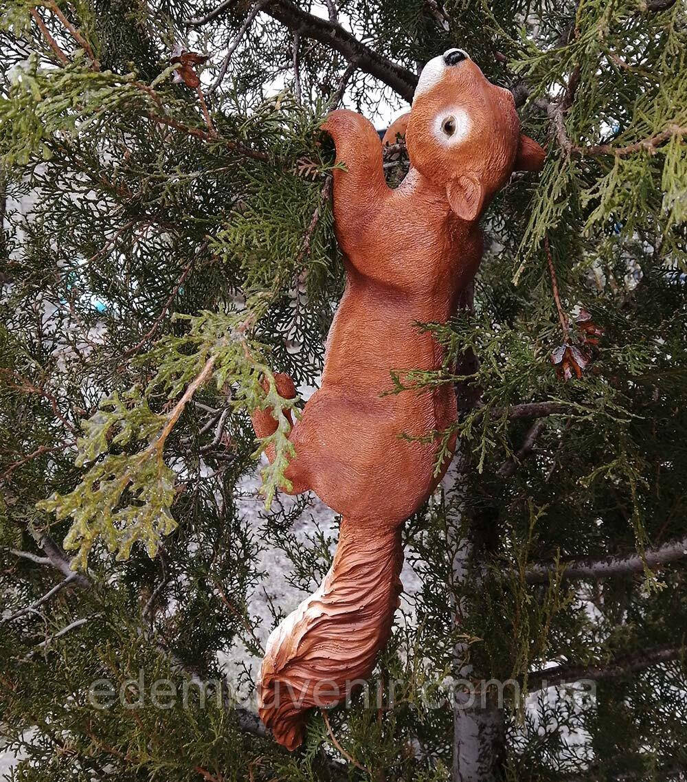 Садова фігура Білка висяча права велика