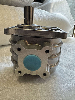 Насос Шестерний НШ 100Д-3 лівий — правий Круглий. ТОВ ТД ВАЗ