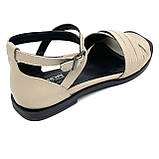 Жіночі шкіряні босоніжки бежевого кольору на плоскій підошві MIDA 25143(18) розмір 36, фото 7