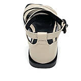 Жіночі шкіряні босоніжки бежевого кольору на плоскій підошві MIDA 25143(18) розмір 36, фото 6