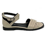 Жіночі шкіряні босоніжки бежевого кольору на плоскій підошві MIDA 25143(18) розмір 36, фото 4