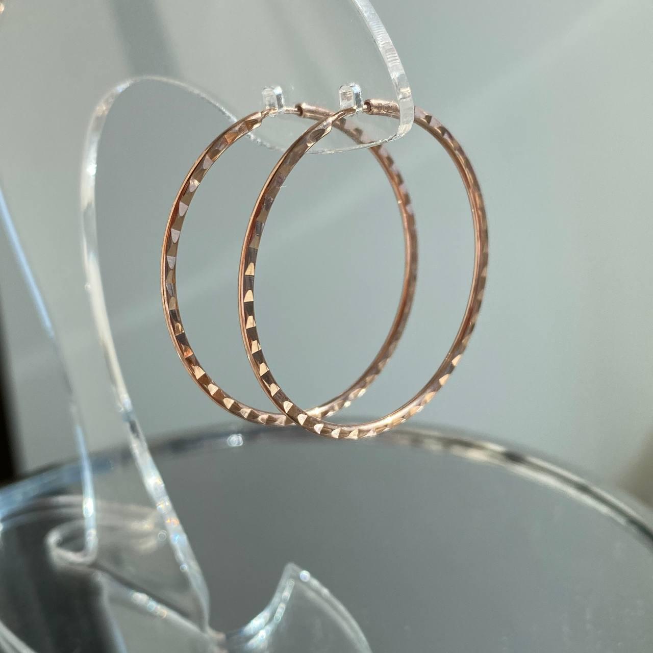 Серебряные серьги кольца Конго ребристые 925 проба с позолотой 585 пробы ф 3,5 см. Сережки из серебра женские - фото 2 - id-p1727846024