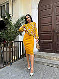 Стильний жіночий костюм зі спідницею міді в квіточку гірчичний костюм блуза і спідниця із завищеною талією елегантний костюм, фото 5