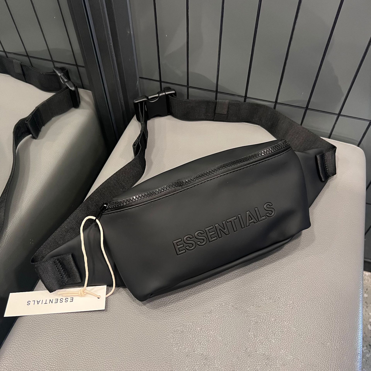Чоловіча сумка бананка Essentials Fear of God на пояс поясна сумка через плече
