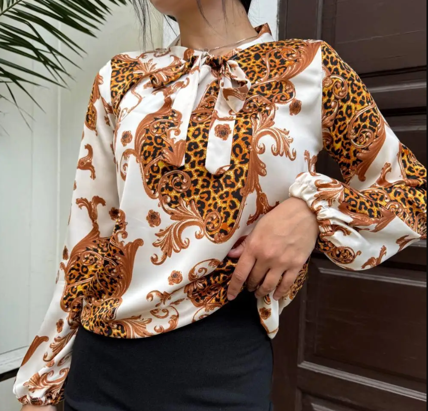 Стильна жіноча блуза золотиста принт леопардовий з коміром на зав'язках блузка з довгим рукавами, фото 1