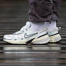 Чоловічі кросівки Nike V2K Run Summit White Metallic Silver FD0736-100, фото 6