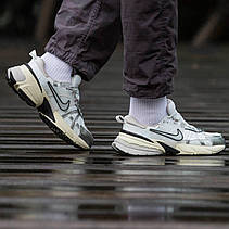 Чоловічі кросівки Nike V2K Run Summit White Metallic Silver FD0736-100, фото 5