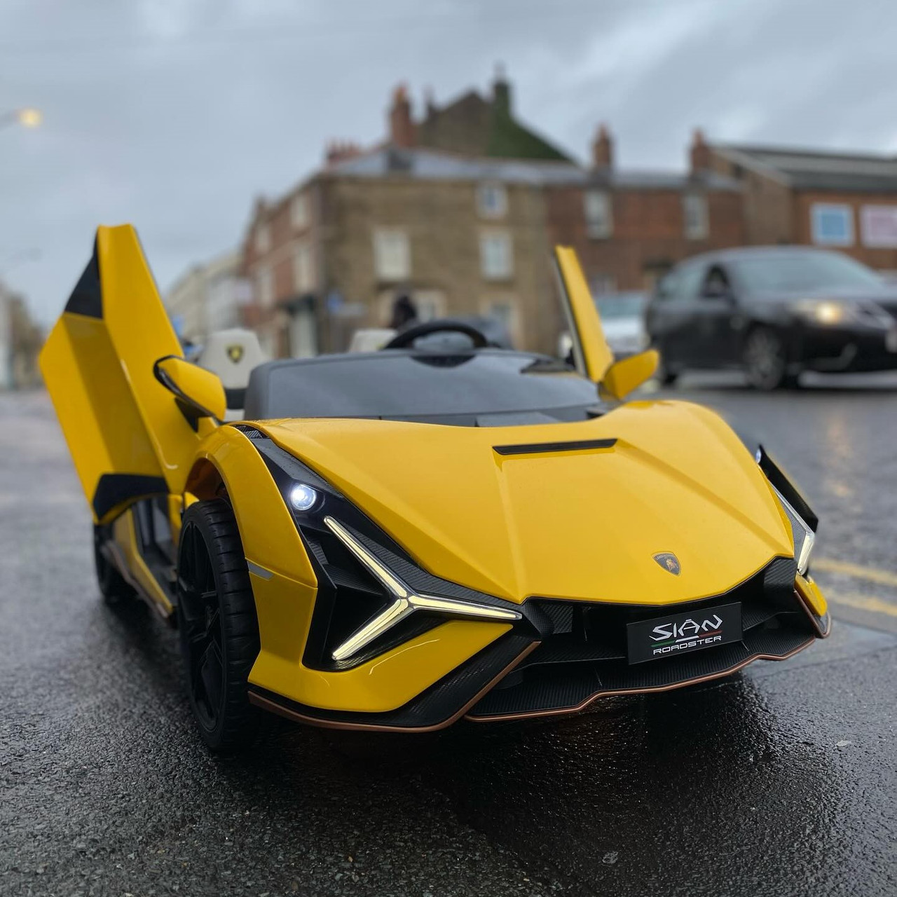 Дитячий двомісний електромобіль Lamborghini Sian (жовтий колір), фото 1