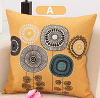 Модная льняная декоративная подушка с цветочным узором.