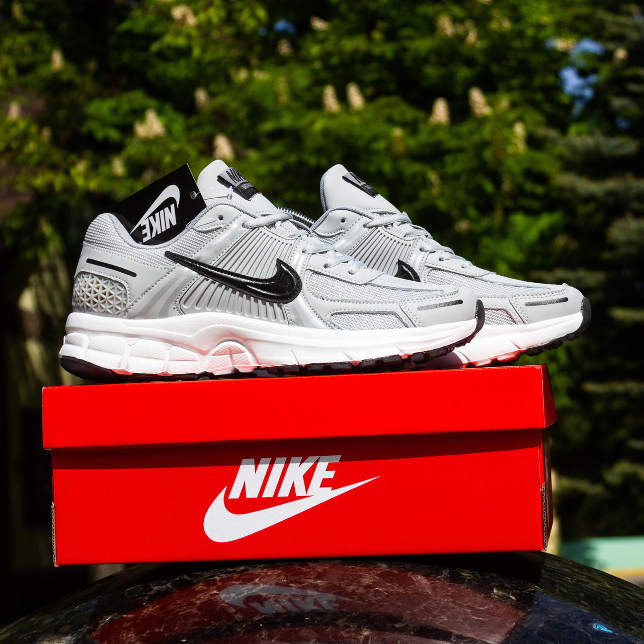 РОЗПРОДАЖ Чоловічі Кросівки Nike Zoom Vomero 5 сірі