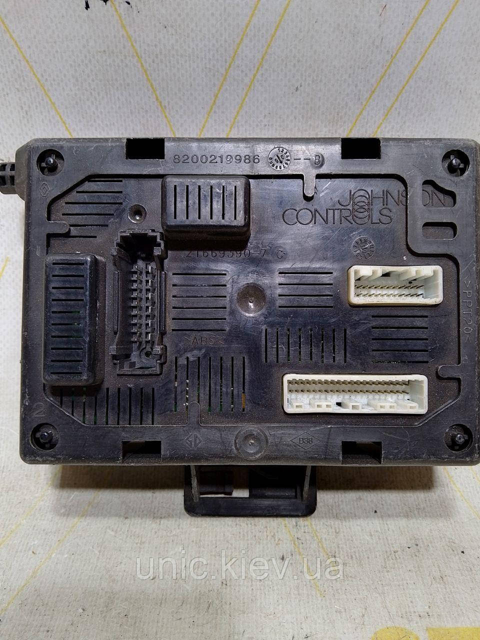 Блок комфорту Renault Clio 3 Modus 1.5 dci бв 8200528487