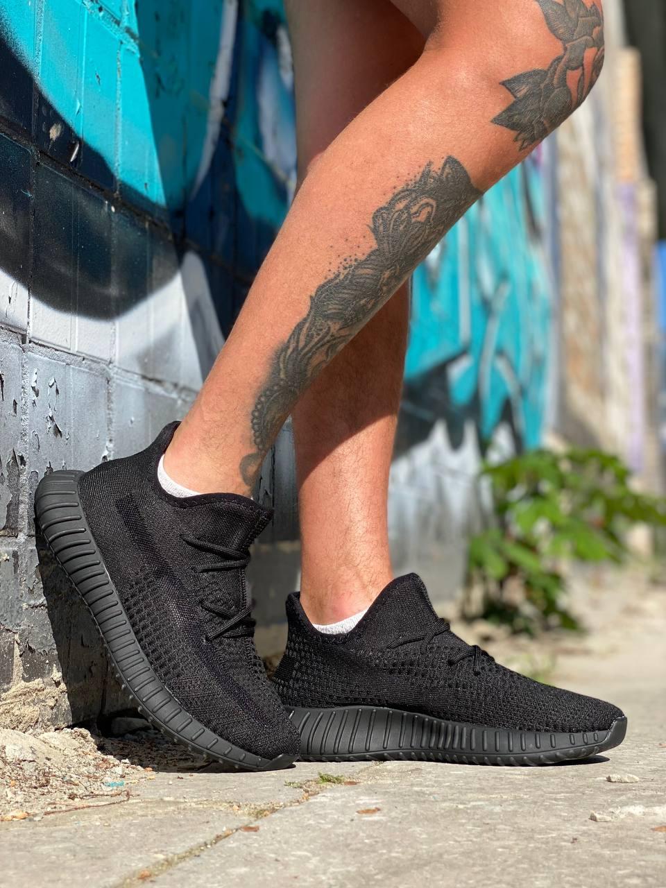 Чоловічі кросівки Adidas Yeezy Boost 350 V2 Black Чорний Взуття на літо Адідас Ізі Буст 350 текстиль
