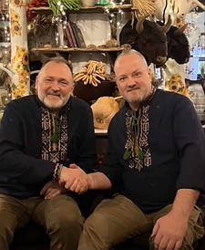 Вишиванка чоловіча "Гетьманська" з темно-синього домотканого полотна