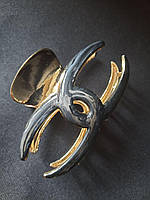Заколка-краб для волос металл с эмалью в стиле Шанель, цвет: золото, темно-серый 9 см