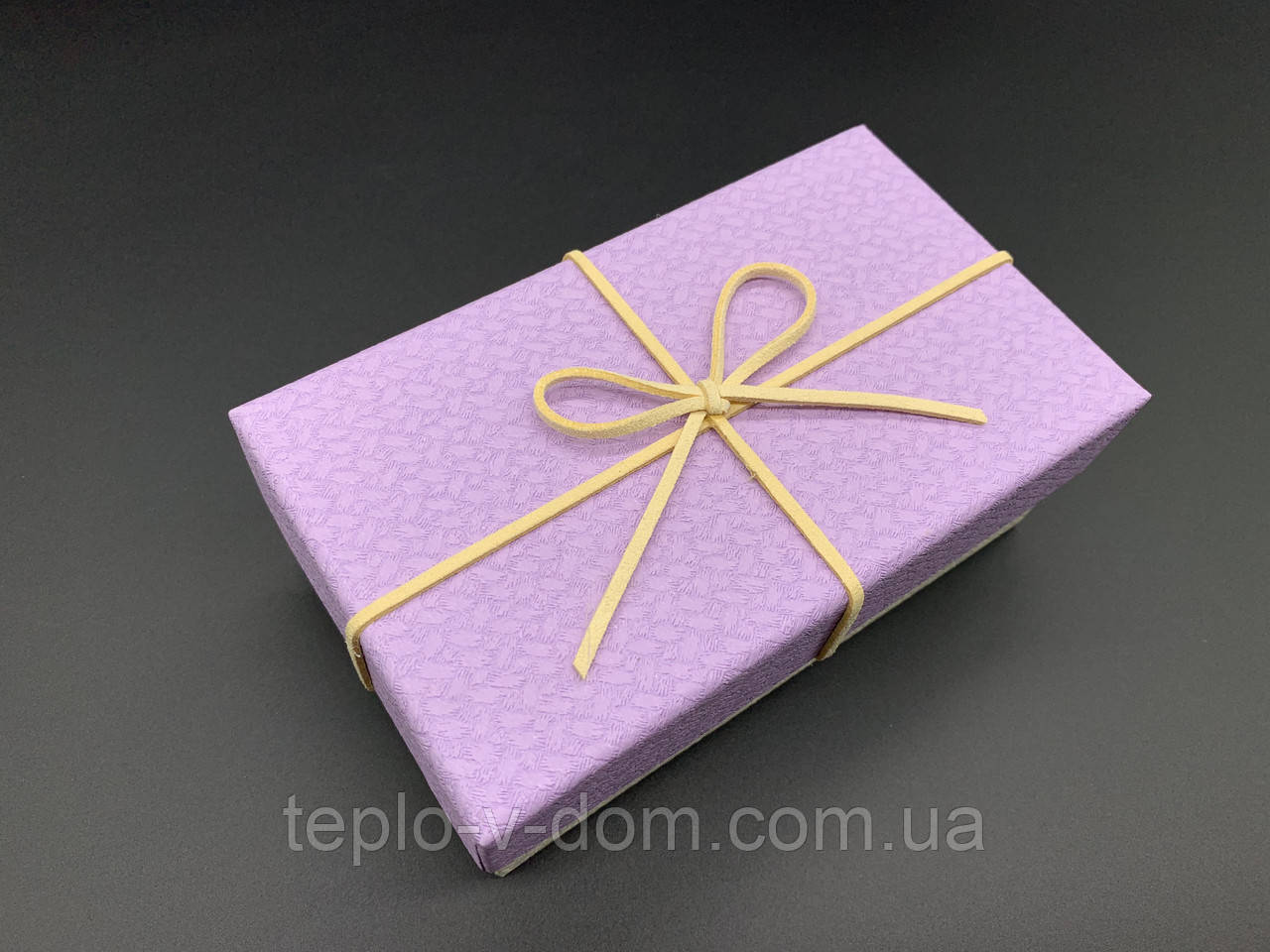 Коробка подарункова прямокутна. Колір бузковий. 9х15х6см.