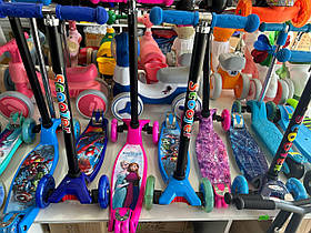 Дитячий триколісний самокат