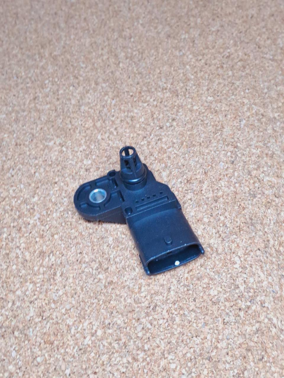 Датчик тиску та температури у впускному колекторі 1.5 L на BYD F3, Бид Ф3, фото 1