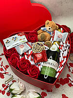 Коробка подарункова з шампанським для дівчини до дня закоханих подарунковий бокс солодощів Seli