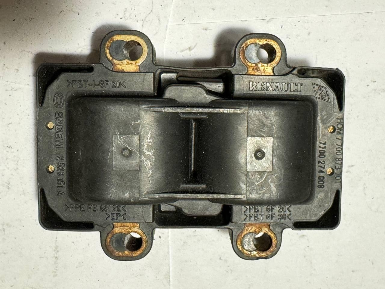 Катушка запалювання Renault 7 700 873 701 / 7700873701 / 77 00 274 008 / 7700274008 / 2526151A