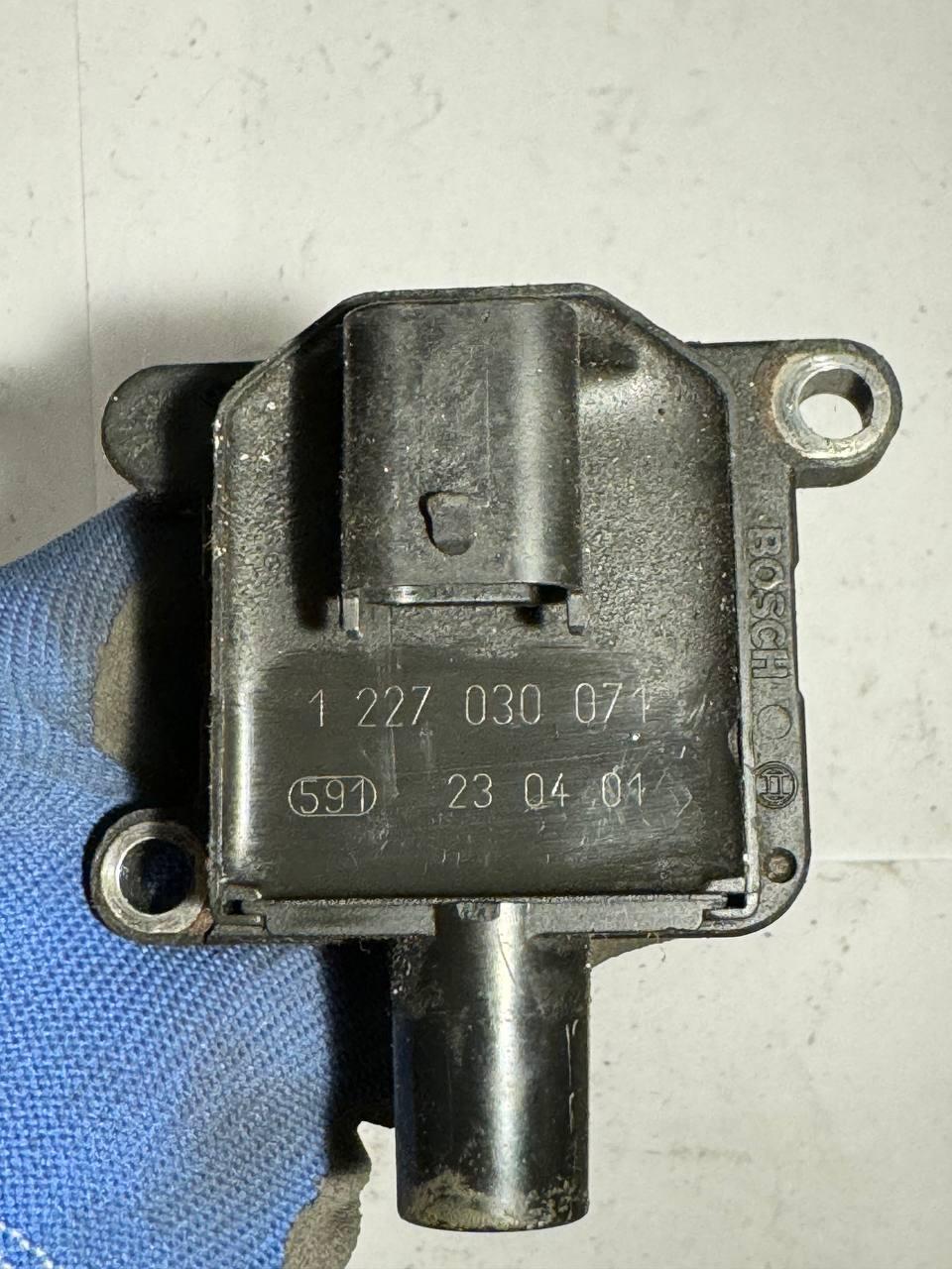 Катушка запалювання Bosch 1 227 030 071 / 1227030071