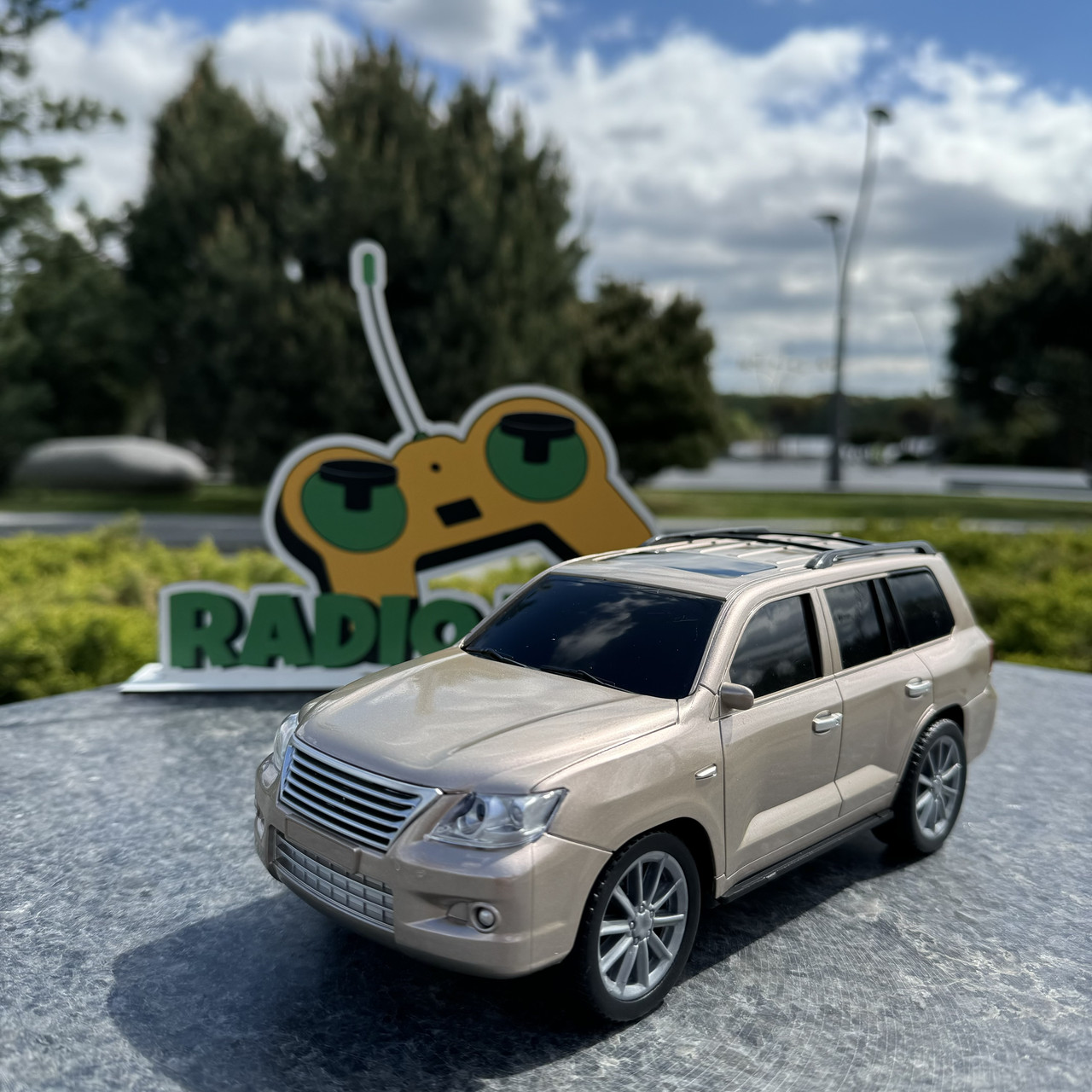 Джип на радіоуправлінні Lexus GX Золотий | Машинка на пульті управління | Машина на радіокеруванні, фото 1