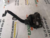 Крюк капота Audi A4 B5 1994 - 2001 8D0823480B Vag Б/У