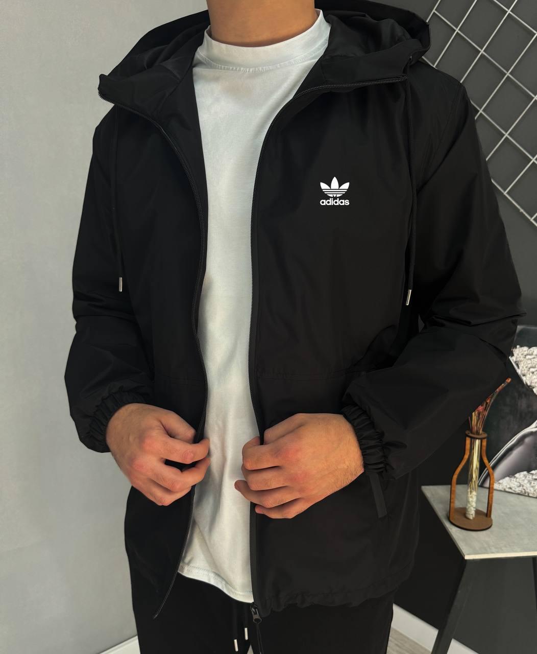 Чоловіча вітрівка Adidas з капюшоном чорна Куртка Адідас з плащової тканини весняна