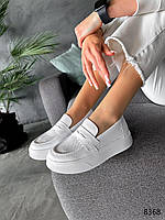 Женские туфли лоферы с перфорацией на платформе кожаные белые Alesan