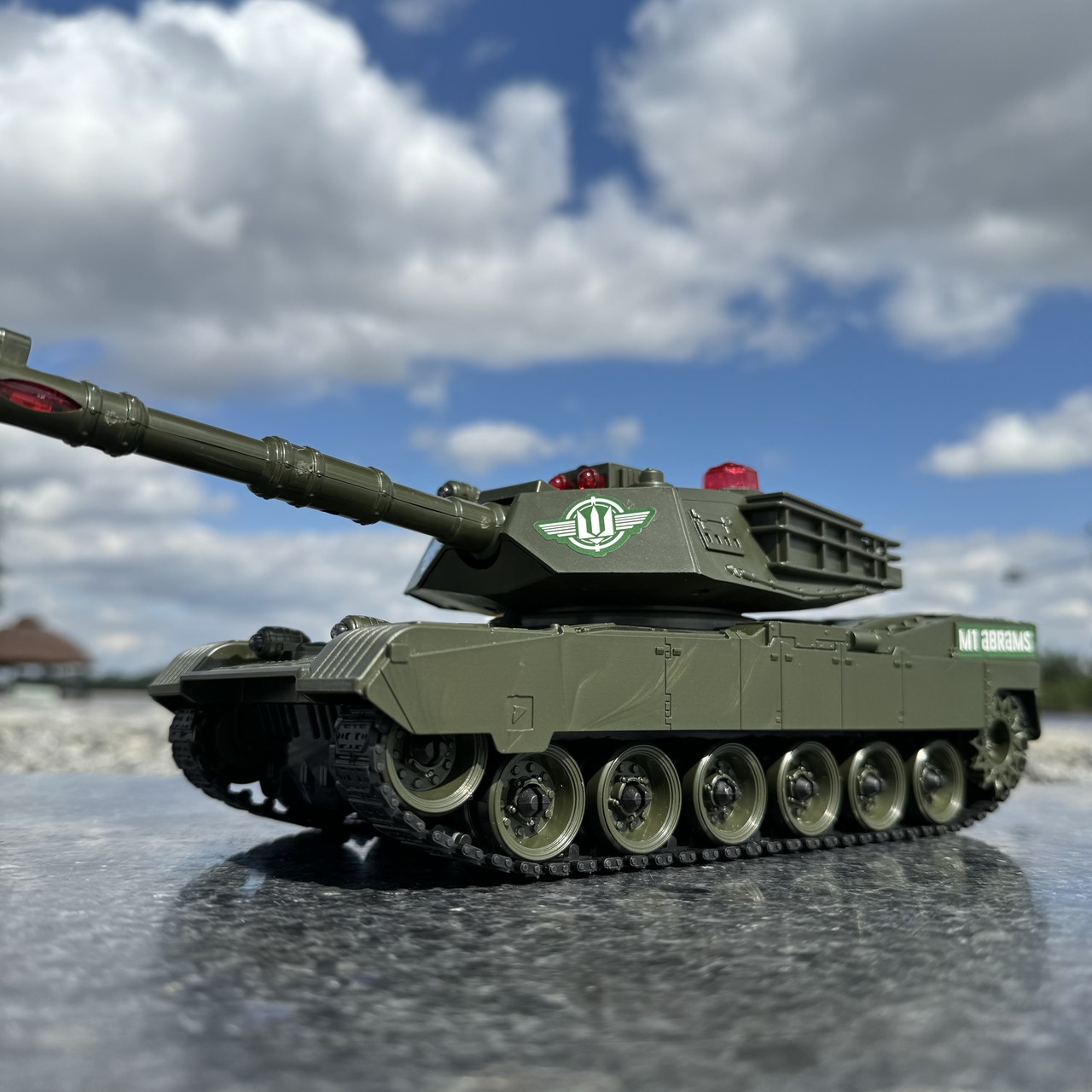 Танк на радіоуправлінні “M1 Abrams” | Машинка на пульті управління | Танк на радіокеруванні, фото 1