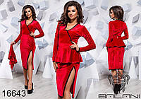 Красное бархатное платье с баской в размере 42-44 отделка мягкое кружево